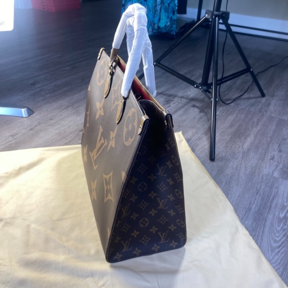 OnTheGo GM Tote Monogram Reverse Canvas Brown Bag - Picture 12 of 15